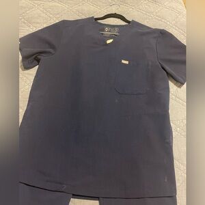 FIGS NAVY SCRUB TOP